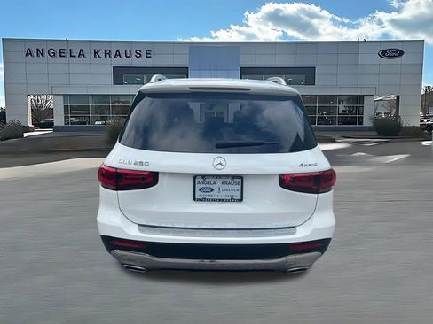 Used 2022 Mercedes-Benz GLB 250 4MATIC image 7