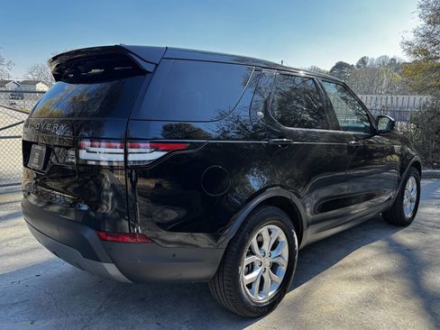 Used 2020 Land Rover Discovery SE image 9