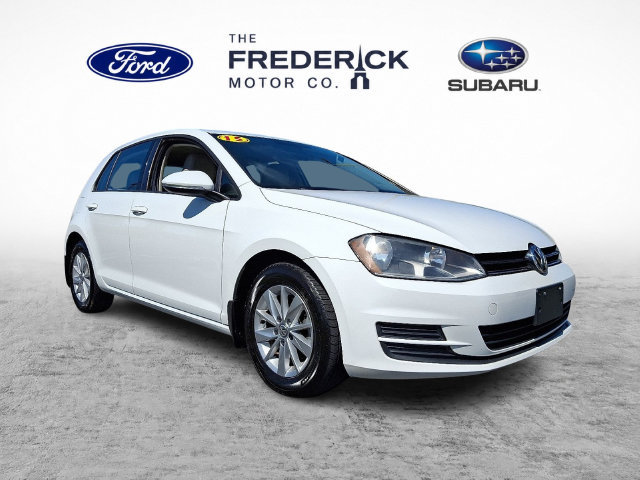 Used 2015 Volkswagen Golf S FWD image 3