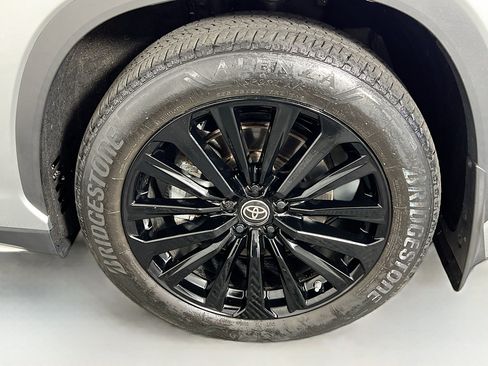 Used 2023 Toyota Highlander XSE AWD/4WD image 27