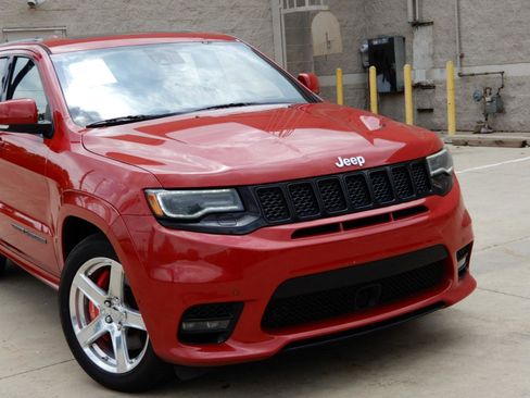 Used 2017 Jeep Grand Cherokee SRT AWD/4WD image 2