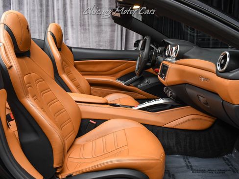 Used 2016 Ferrari California T RWD image 26