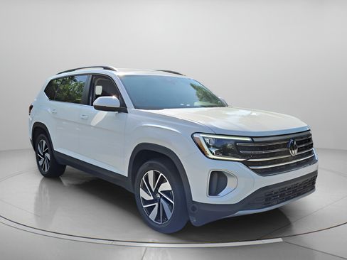 Used 2025 Volkswagen Atlas SE FWD image 7