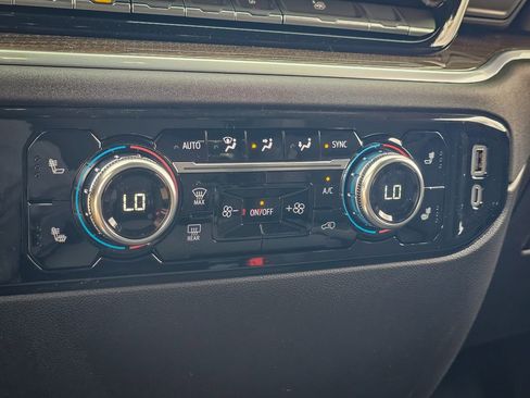 New 2026 GMC Sierra 1500 Elevation image 28