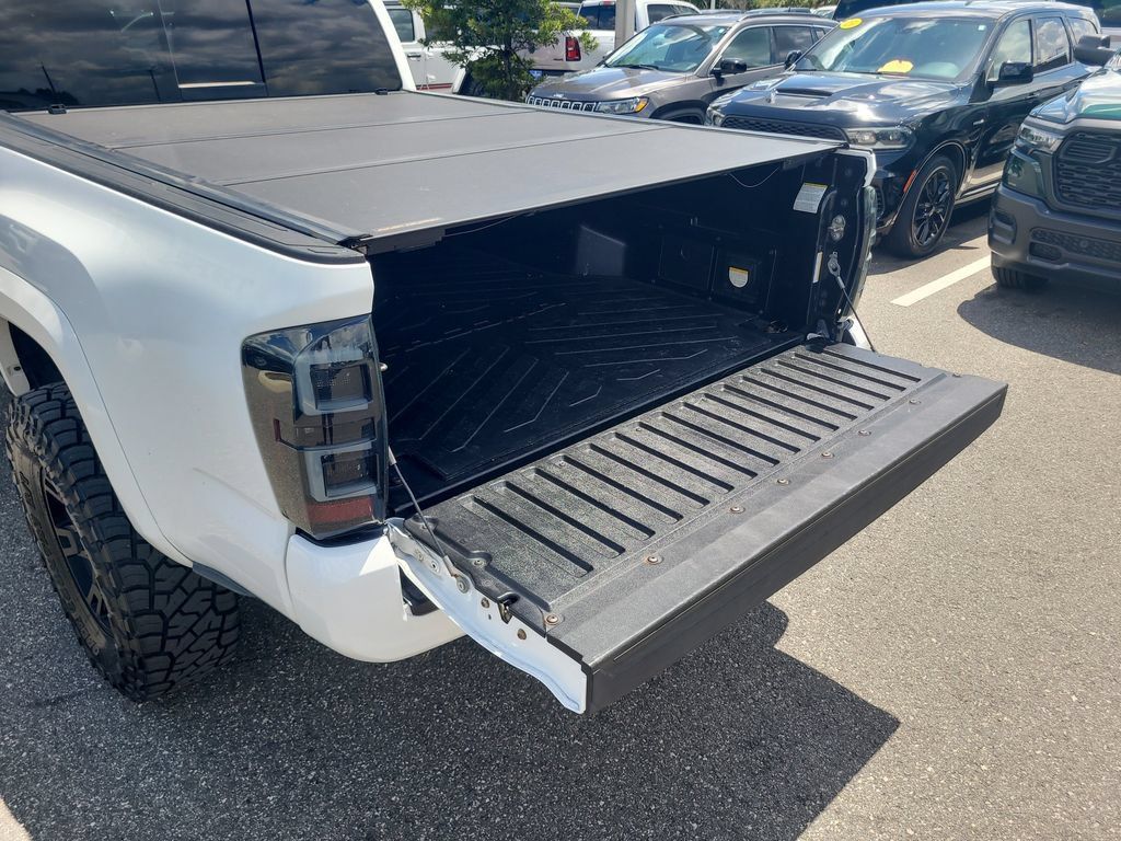 Used 2019 Toyota Tacoma TRD Sport RWD image 8