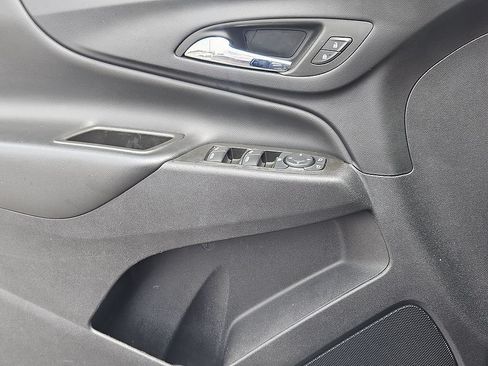 Used 2023 Chevrolet Equinox LT FWD image 17
