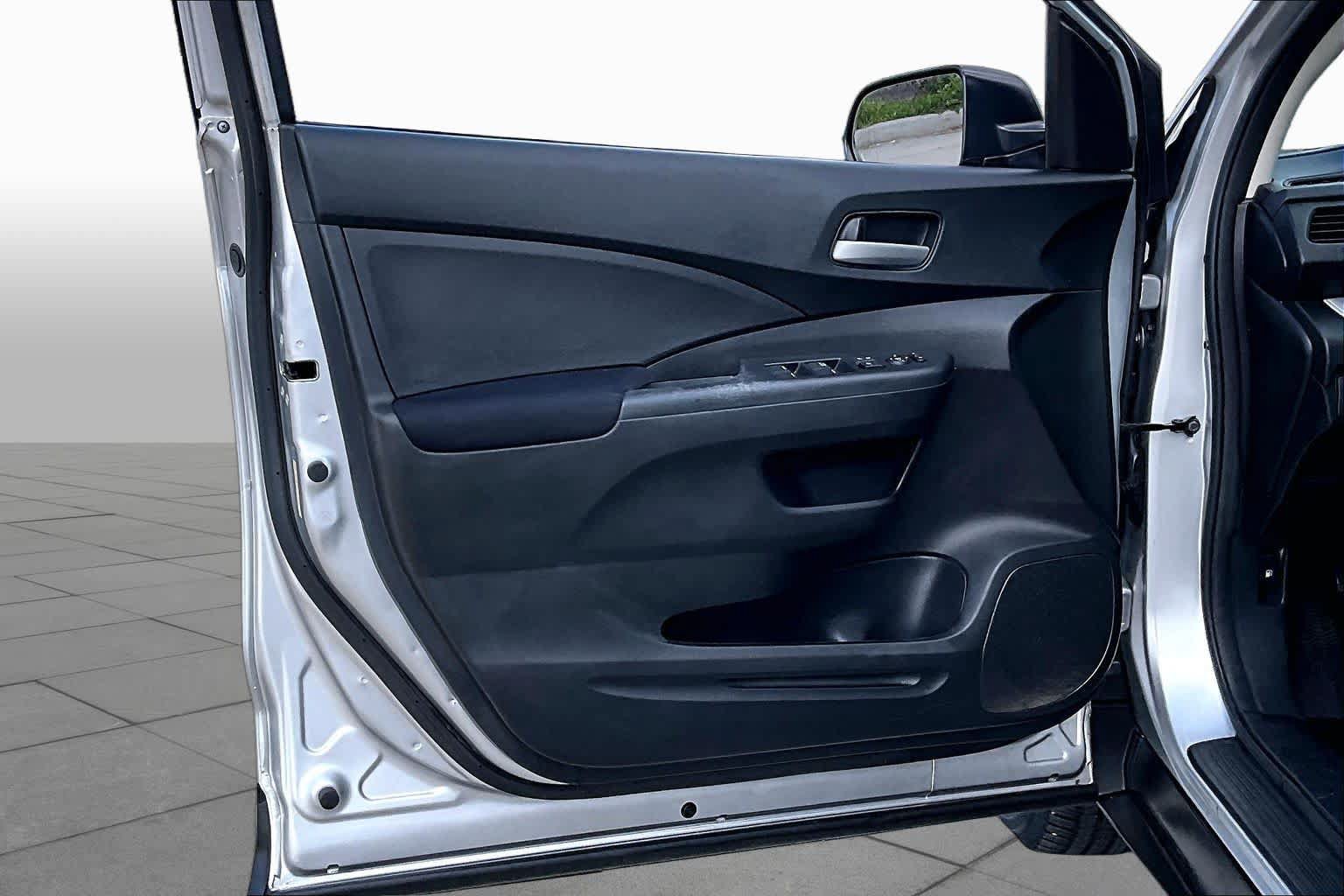 Used 2015 Honda CR-V LX image 22