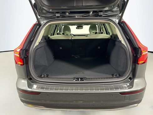 New 2026 Volvo V60 B5 Cross Country Plus w/ Protection Package Premier image 28