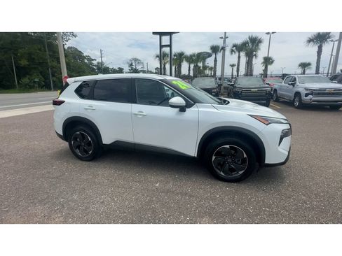 Used 2024 Nissan Rogue SV AWD/4WD image 9
