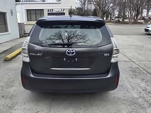 Used 2012 Toyota Prius V Five image 4