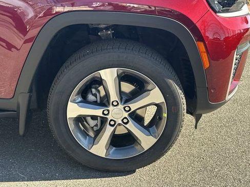 New 2026 Jeep Grand Cherokee Limited w/ Luxury Tech Group II image 14