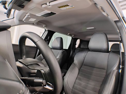 Used 2023 Mitsubishi Outlander SE image 62