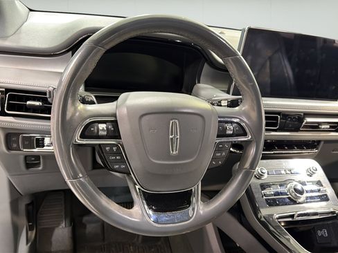 Used 2022 Lincoln Nautilus Reserve FWD image 12