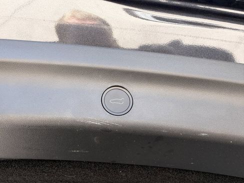 Used 2024 Tesla Model Y Long Range image 37