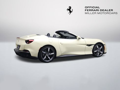 Certified 2023 Ferrari Portofino M image 9