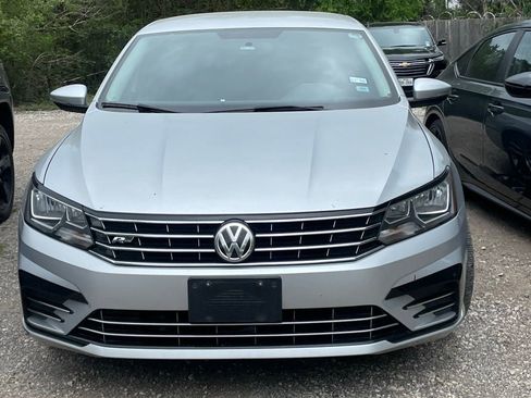 Used 2017 Volkswagen Passat 1.8T R-Line image 2