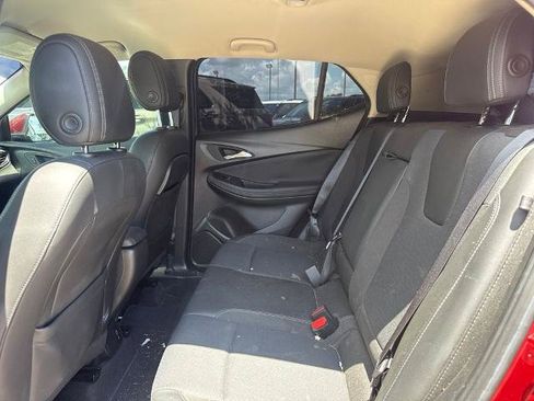 Used 2022 Buick Encore GX Select w/ Advanced Technology Package FWD image 9