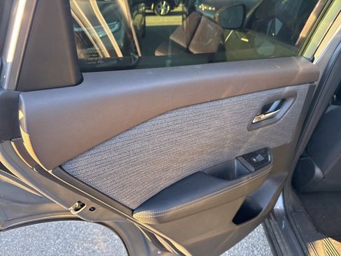 Used 2023 Nissan Rogue SV image 14