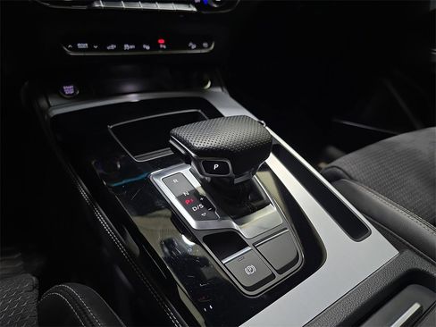 Used 2023 Audi Q5 e Prestige w/ Prestige Package image 28