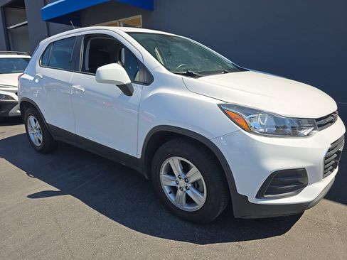 Used 2019 Chevrolet Trax LS FWD image 2
