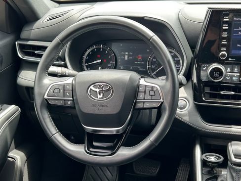 Used 2021 Toyota Highlander XSE FWD image 43