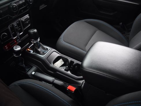 Used 2022 Jeep Wrangler Unlimited Rubicon 4xe w/ Steel Bumper Group image 13