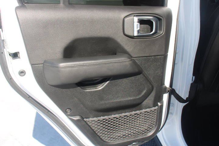 Used 2023 Jeep Wrangler Unlimited Sahara AWD/4WD image 14
