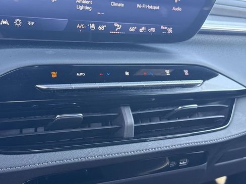 Used 2025 Buick Enclave Avenir w/ LPO, All-Weather Package image 18