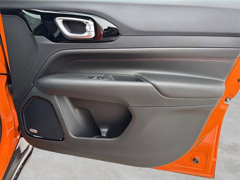 New 2026 Jeep Compass Trailhawk image 9