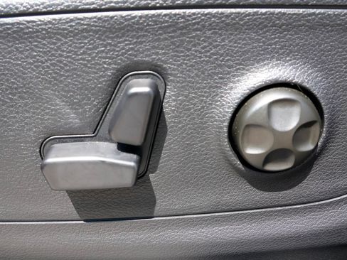 New 2026 RAM 1500 Laramie AWD/4WD image 6