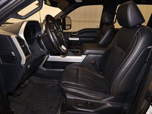 Used 2022 Ford F350 Lariat w/ Black Appearance Package image 13