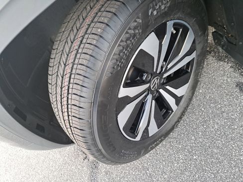 Certified 2024 Volkswagen Atlas SE image 29