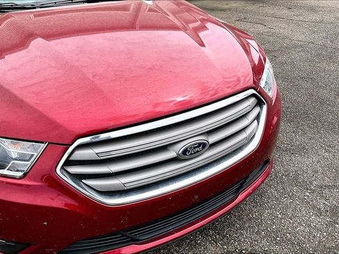 Used 2016 Ford Taurus SEL w/ Equipment Group 201A image 5