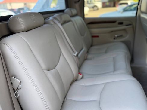 Used 2005 Cadillac Escalade EXT AWD/4WD image 53