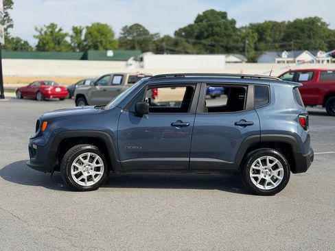 Used 2022 Jeep Renegade Latitude AWD/4WD image 4