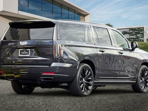 New 2026 Cadillac Escalade ESV Platinum Sport w/ LPO, ONYX Package image 4