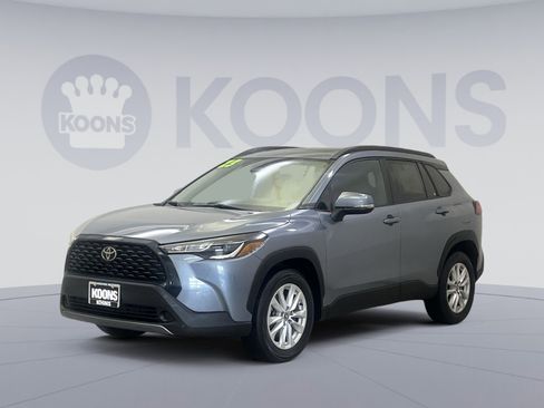 Used 2023 Toyota Corolla Cross LE w/ Moonroof Package AWD/4WD image 1