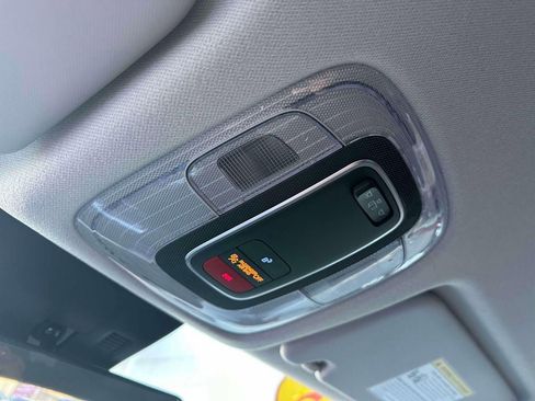 Used 2025 Hyundai Kona SEL image 33