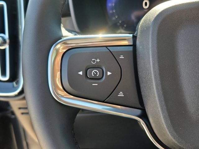 New 2026 Volvo XC40 B5 Core AWD/4WD image 25