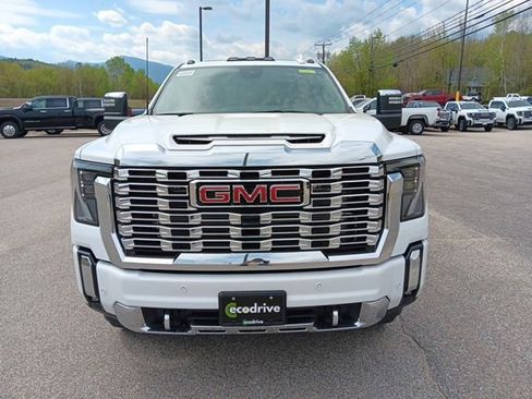 New 2026 GMC Sierra 3500 Denali w/ Denali Reserve Package AWD/4WD image 2
