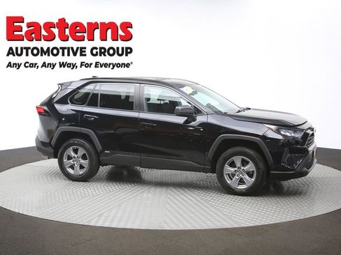Used 2022 Toyota RAV4 LE AWD/4WD image 46