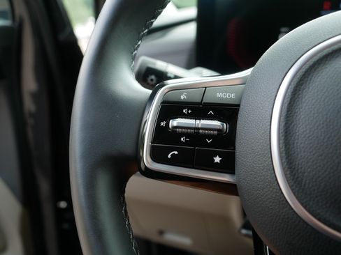 Certified 2026 Kia Carnival FWD image 28