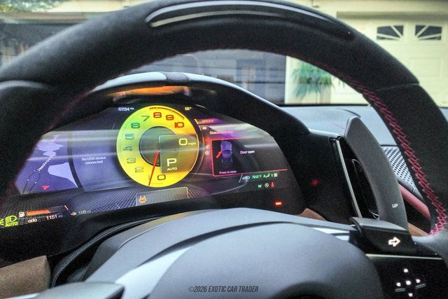 Used 2025 Ferrari Roma Spider RWD image 32