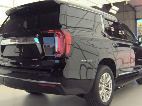 Used 2021 GMC Yukon SLT AWD/4WD image 3