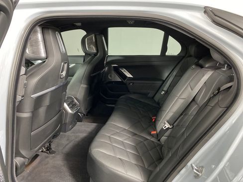 Used 2024 BMW 760i xDrive image 28