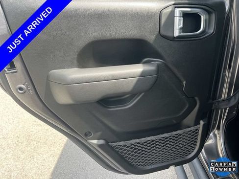 Used 2024 Jeep Gladiator Sport AWD/4WD image 18