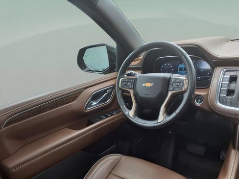 Used 2023 Chevrolet Tahoe High Country w/ Premium Package 2 AWD/4WD image 26