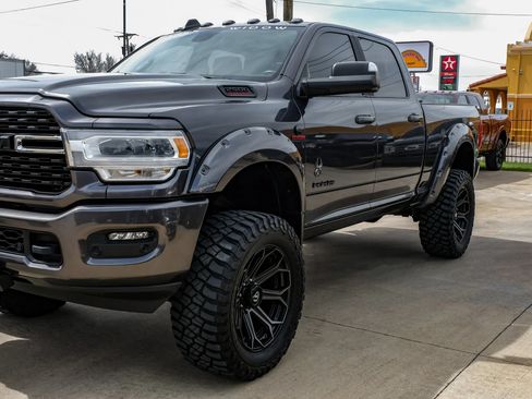 Used 2022 RAM 2500 Big Horn w/ Level C Equiment Group AWD/4WD image 9