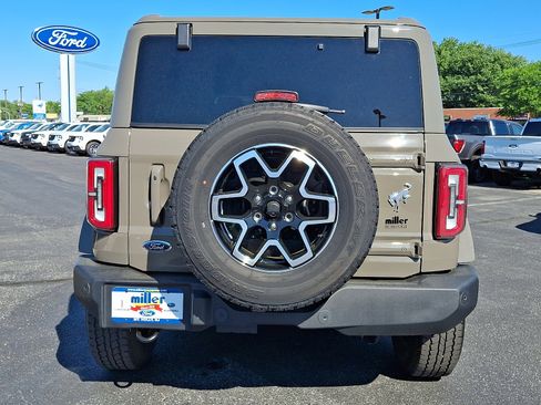Used 2025 Ford Bronco Outer Banks AWD/4WD image 5