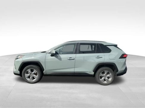 Used 2022 Toyota RAV4 XLE w/ Convenience Package image 3